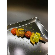Шпажка з овочів гриль із соусом Pesto